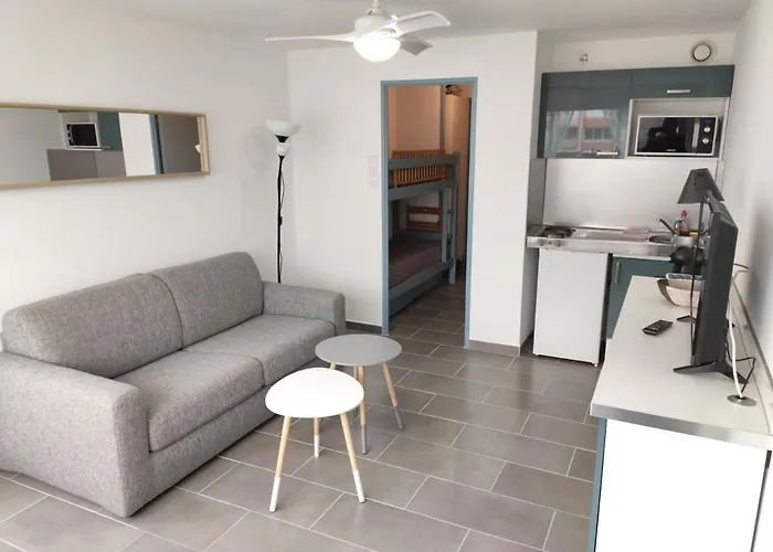 Les Soleillades - Plage, Piscine, Parking!
